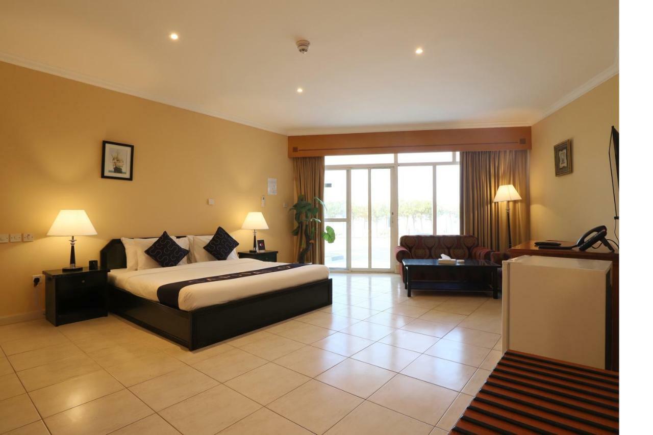 Capital O 224 Holiday Beach Resort Φουτζάυρα Εξωτερικό φωτογραφία